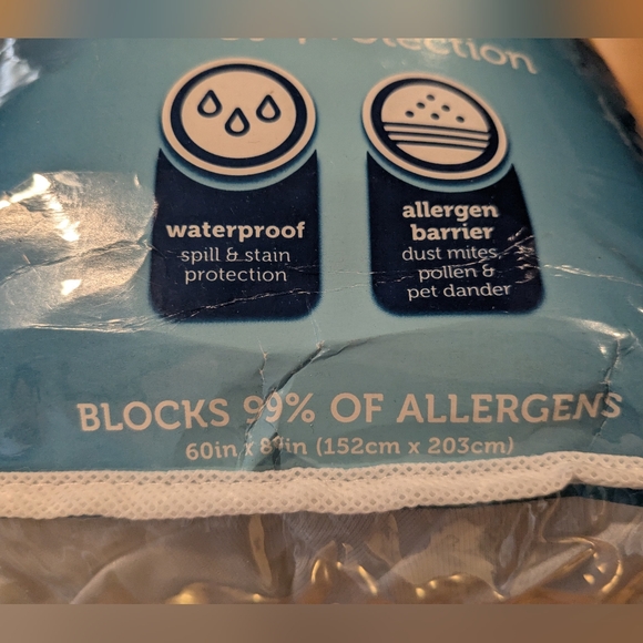 Allerease Zipped Mattress Protector Queen-Size - Picture 6 of 11